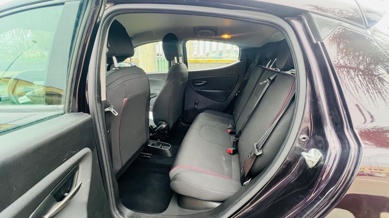 Lancia Ypsilon 1.2 69 CV 5 porte GPL Ecochic Elefantino