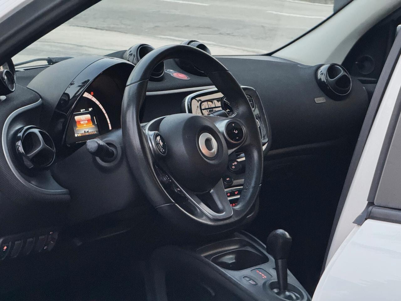 Smart forFour 1.0 Passion 71CV Twinamic TETTO
