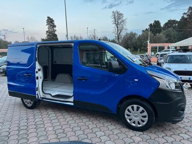 Nissan NV300 2.0DCi 120CV 80.000 Km - 2022