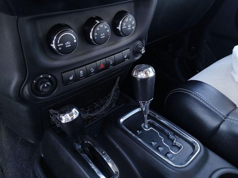 Jeep Wrangler 3ª serie Unlimited 2.8 CRD DPF Sahara Auto