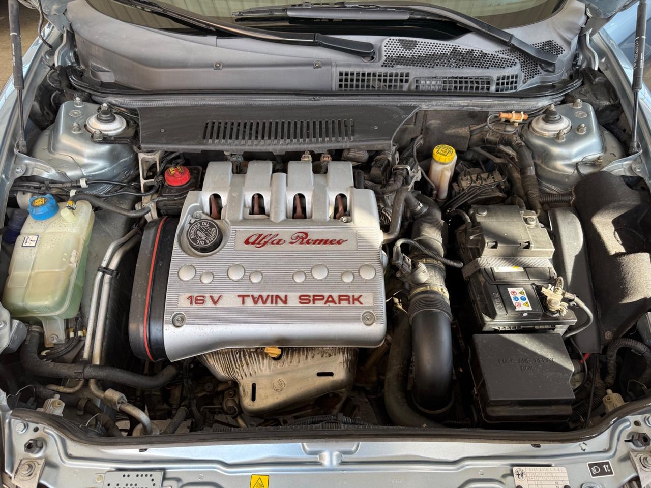 Alfa Romeo 147 1.6i 16V Twin Spark cat 5p. Progression