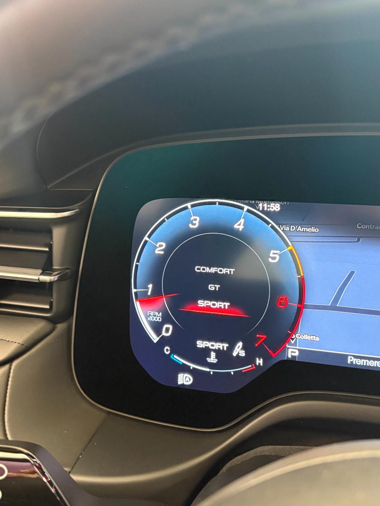 Maserati Grecale 2.0 mhev 330cv(benz/elettrica)modello MODENA con TETTO APRIBILE,VIRTUAL COCKPIT,TELECAMERA,APPLE CAR