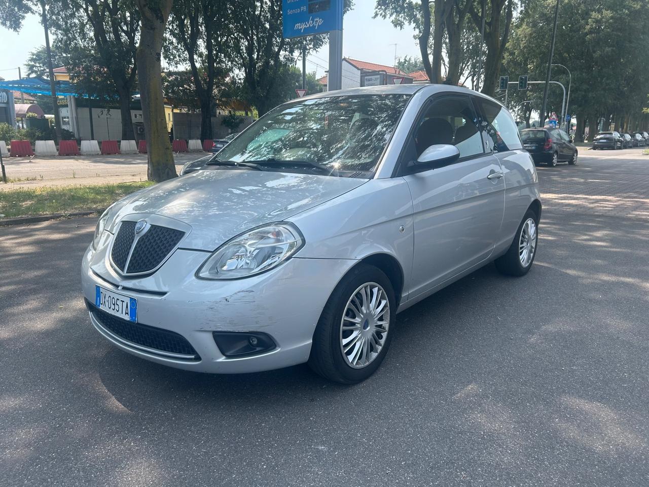 Lancia Ypsilon 1.2 Argento