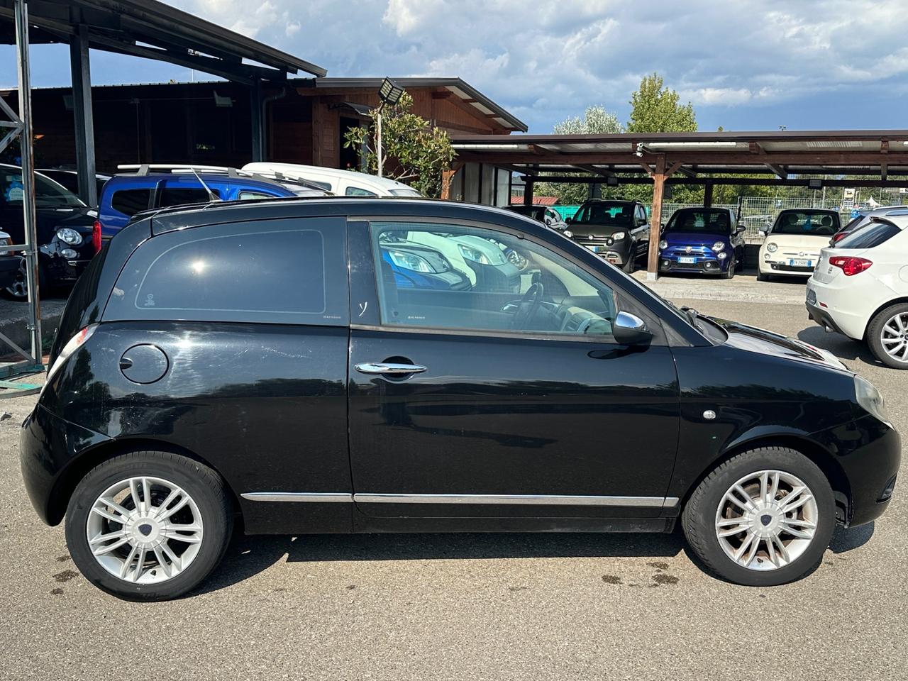 Lancia Ypsilon 1.3 MJT 90 CV Oro