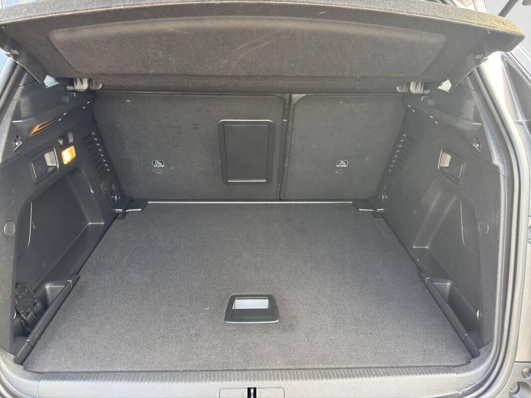 Peugeot 3008 1.5 bluehdi 130cv Allure Pack automatica 2023