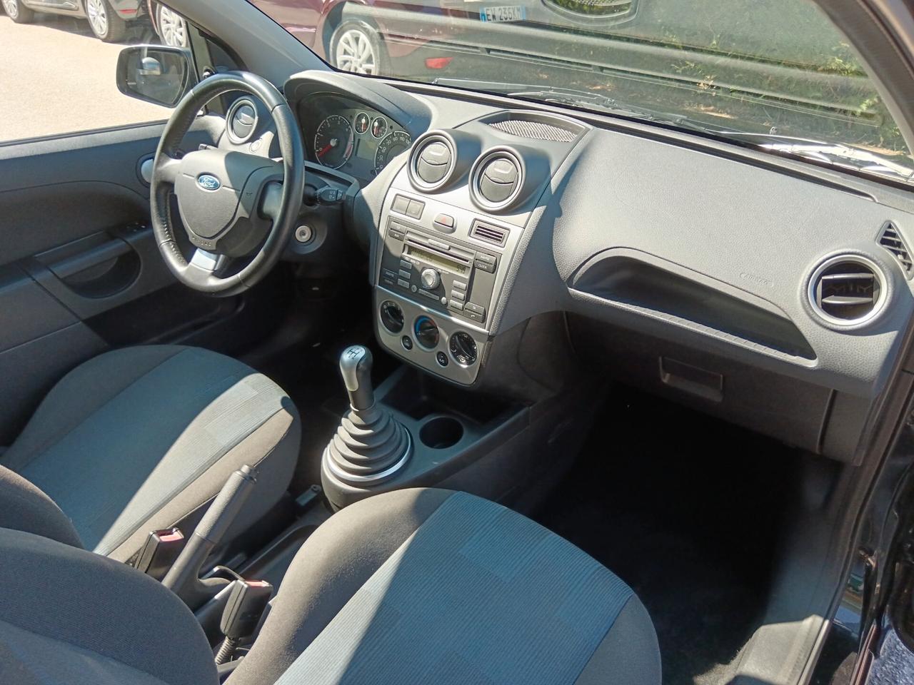 Ford Fiesta 1.4 TDCi 68CV TITANIUM PERFETTA