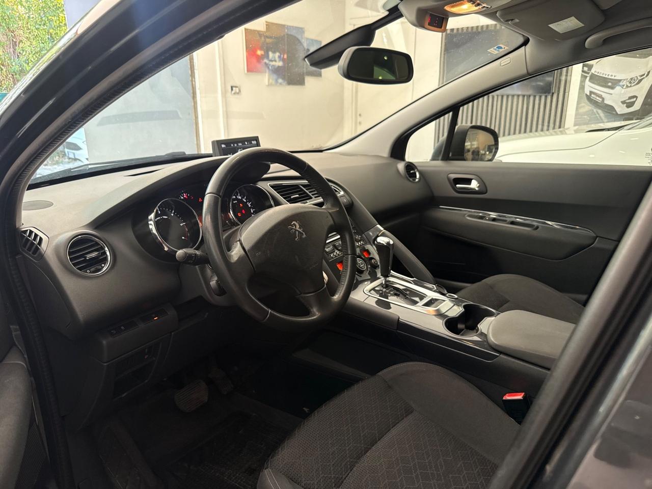 Peugeot 3008 1.5 DIESEL CAMBIO AUTOMATICO