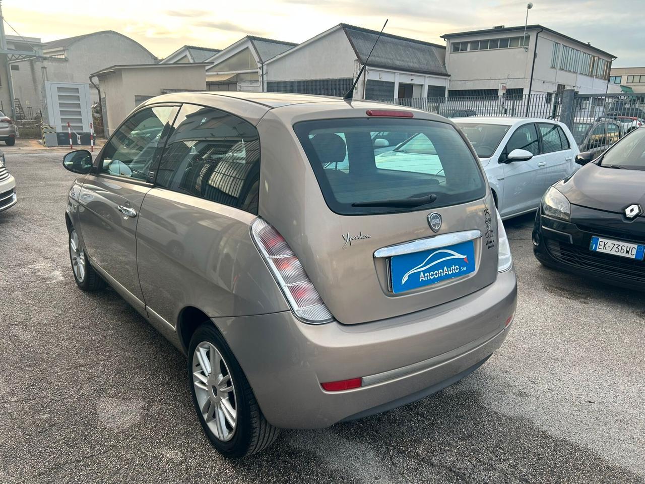 Lancia Ypsilon 1.2B X NEOPATENTATI 2011