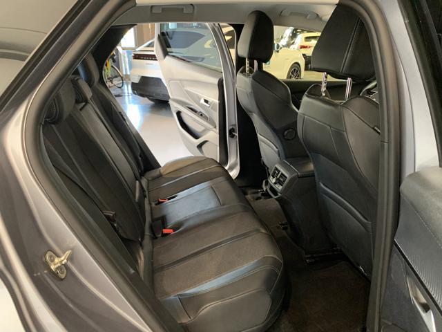 PEUGEOT 3008 Hybrid 225 e-EAT8 Allure Pack