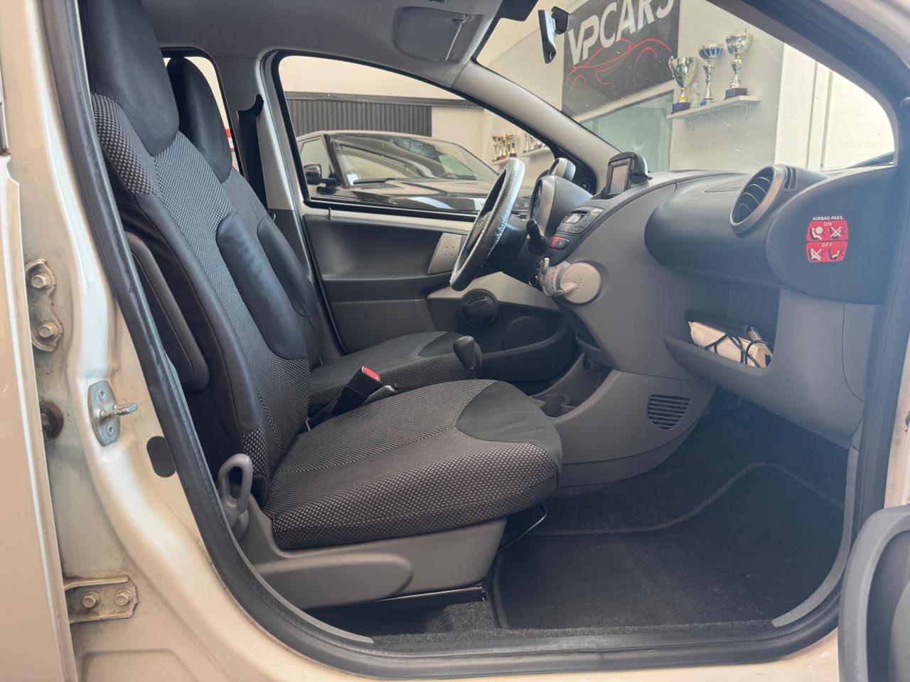 Toyota Aygo 1.0 12V VVT-i 5 porte Sol Connect MMT