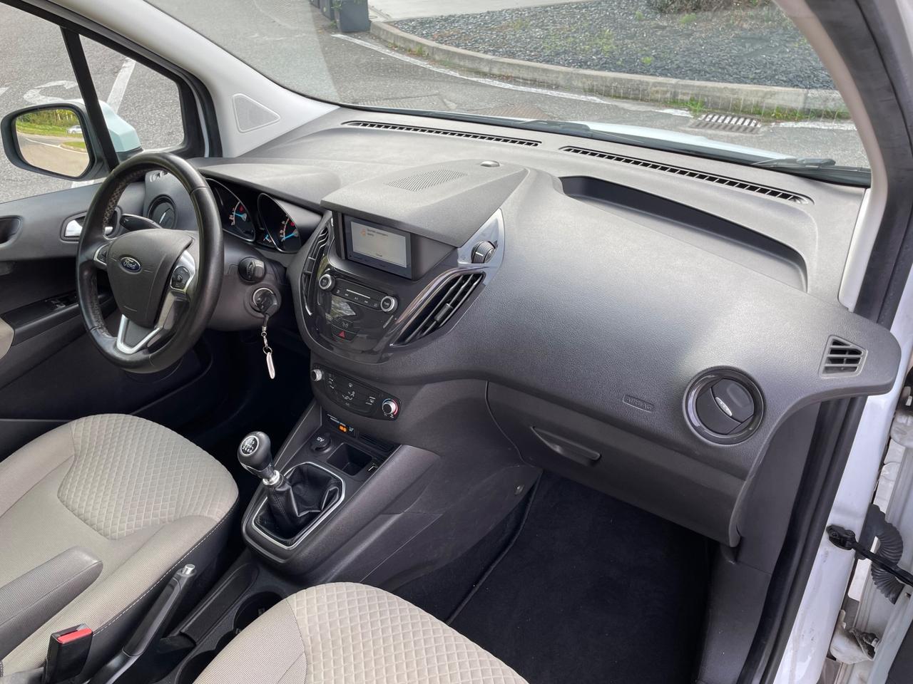 Ford Tourneo Courier 1.5 TDCI 100 CV Sport