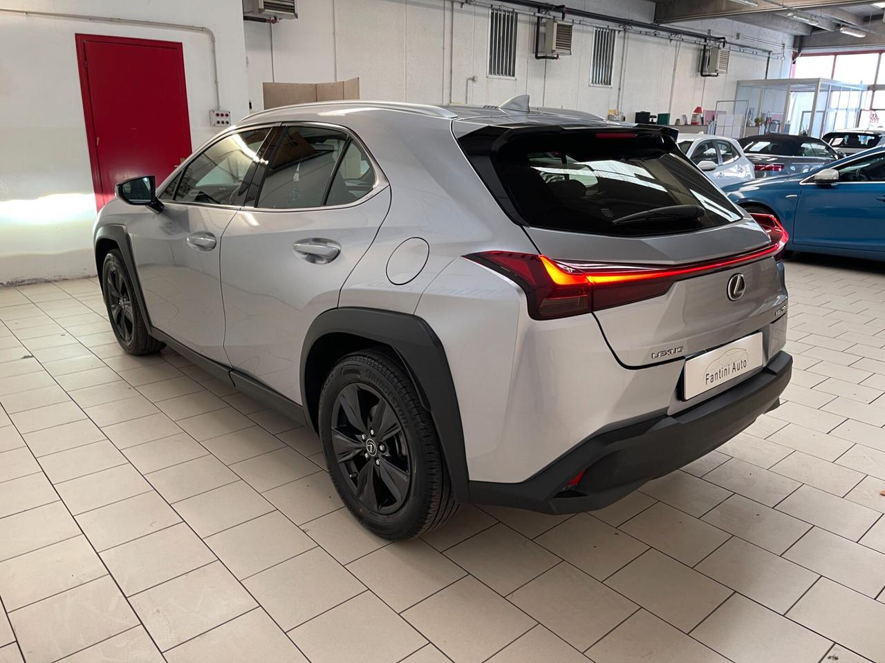 Lexus UX Lexus UX 250h Urban 2.0 2wd cvt-LEGGI SOTTO
