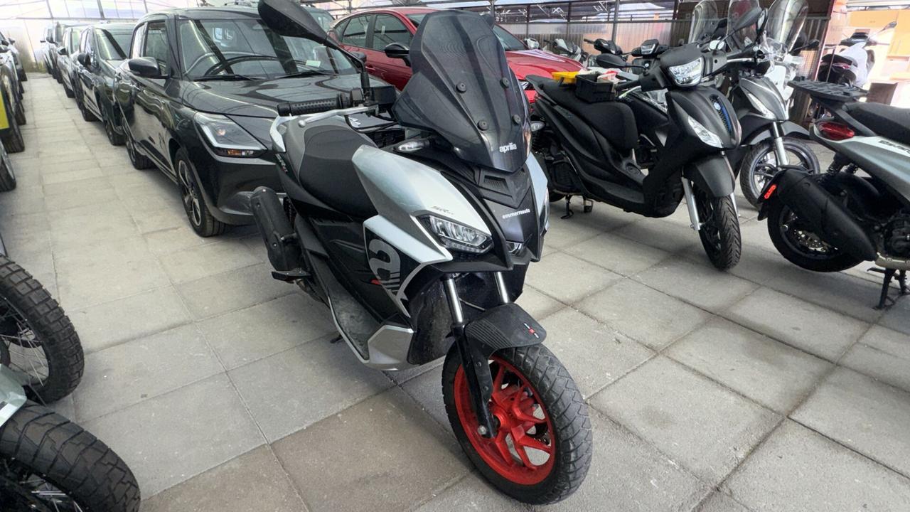 Aprilia SR GT 125 del 2023 USATO