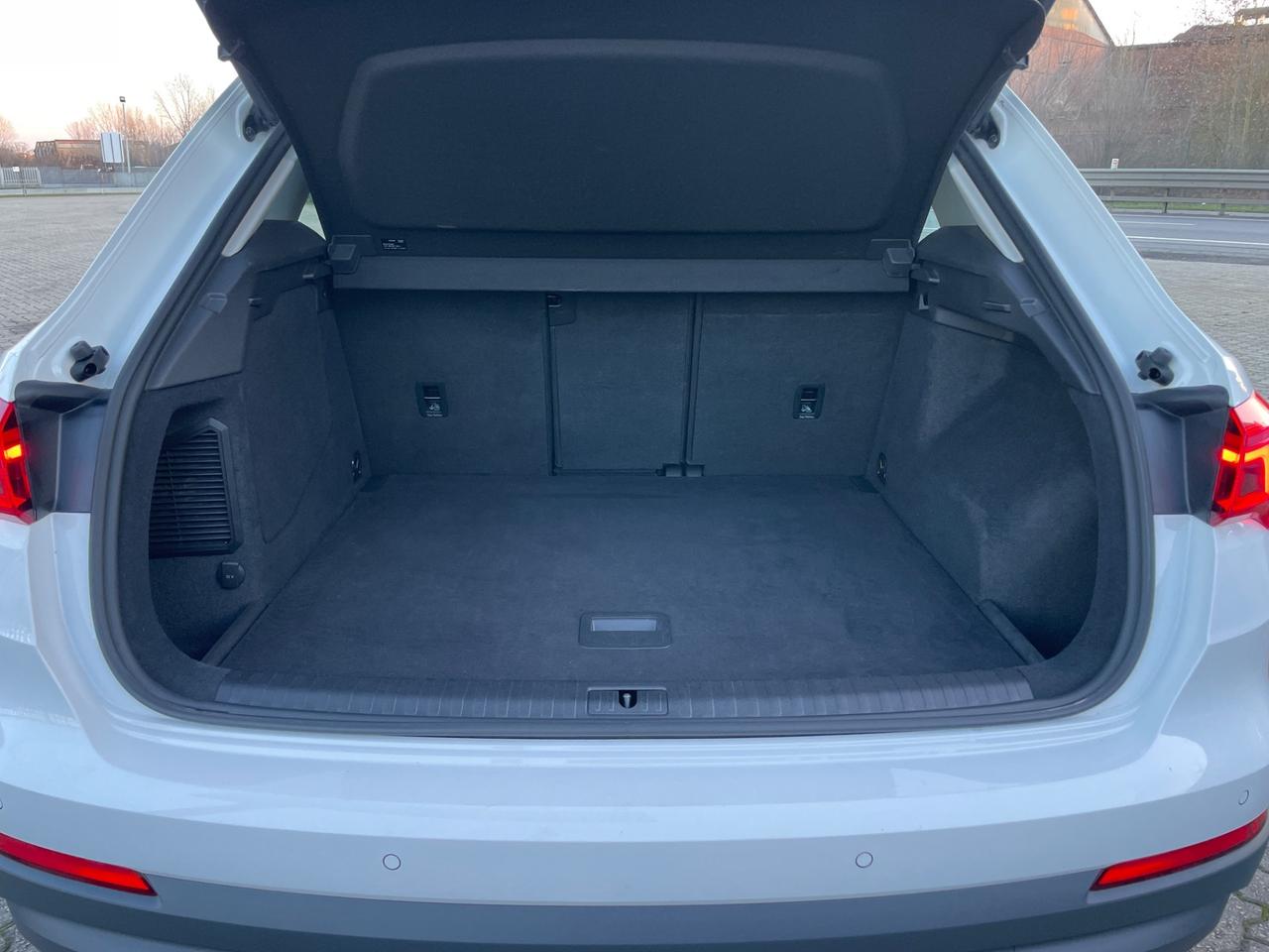 Audi Q3 45 TFSI e S tronic Business