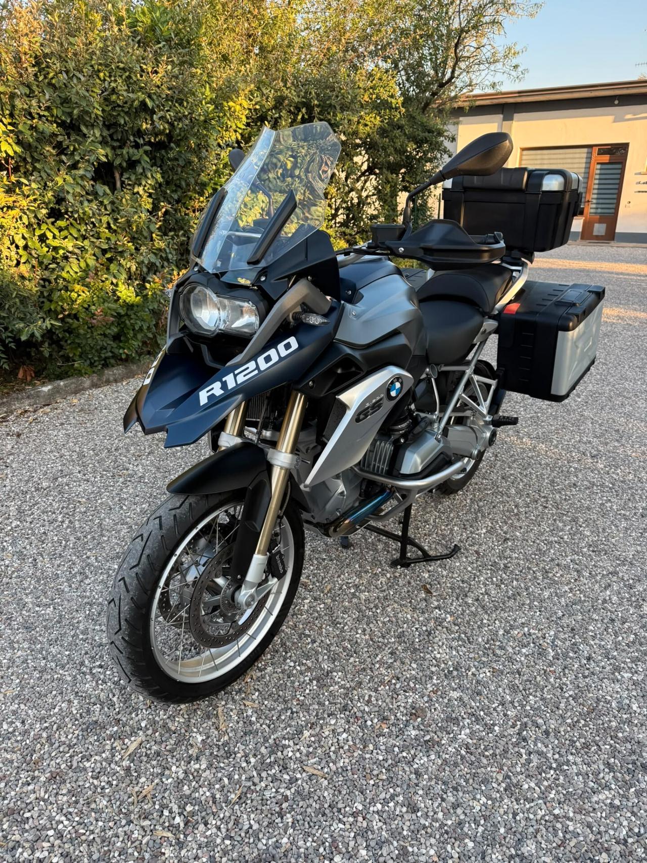 BMW R 1200 GS – 2015 – SOLO 6.982 KM – PARI AL NUOVO