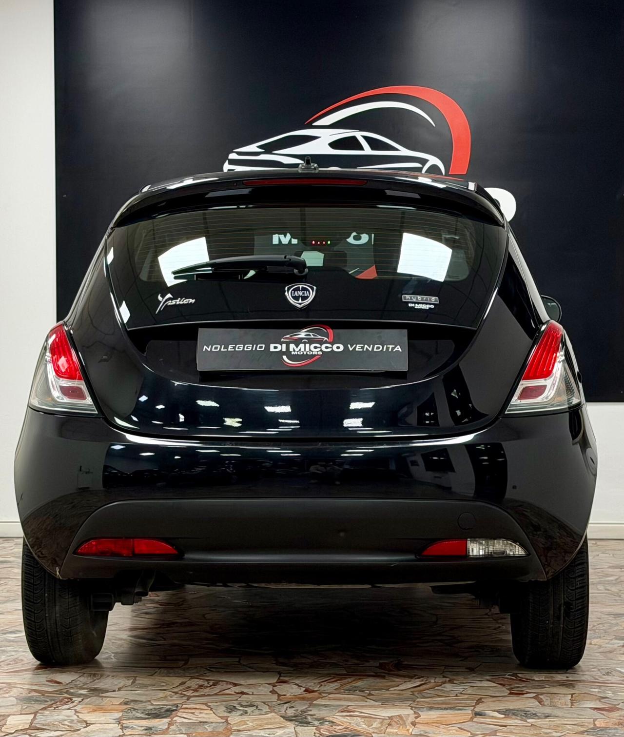Lancia Ypsilon 1.0 FireFly 5 porte S&S Hybrid Alberta Ferretti