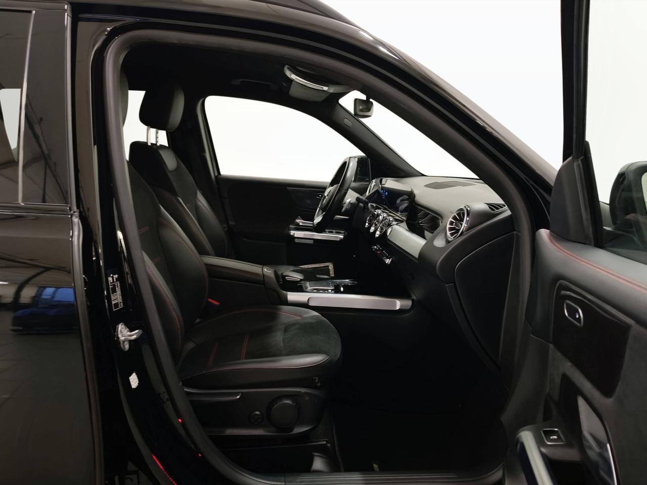 Mercedes-Benz GLB - X247 2019 - GLB 220 d Premium auto