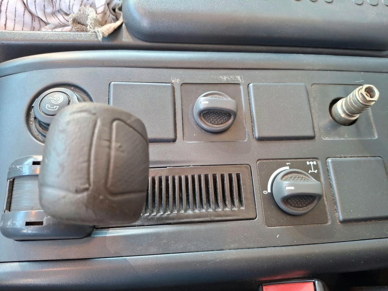 Iveco 180 E 30 SCARRABILE PASSO 3690