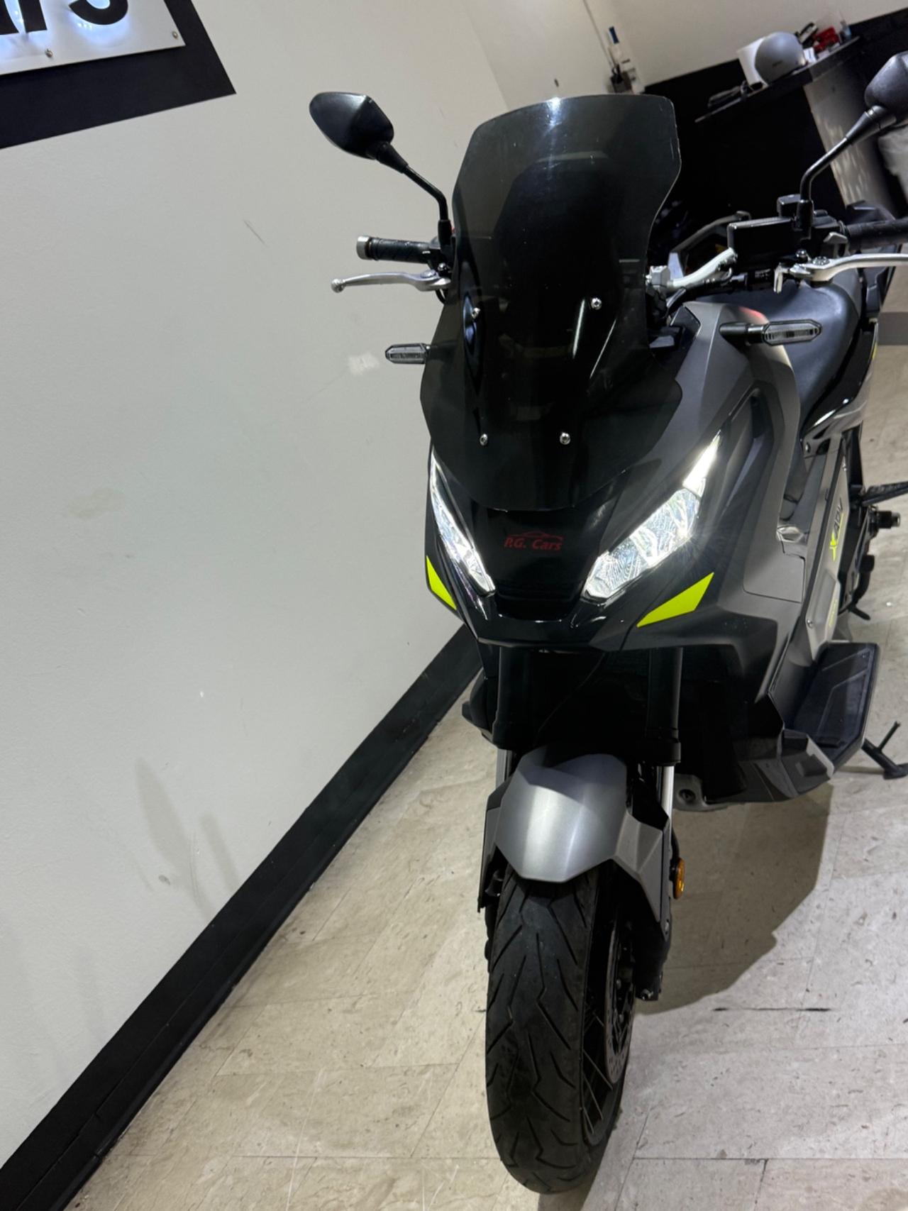 Honda X-ADV 750 Top