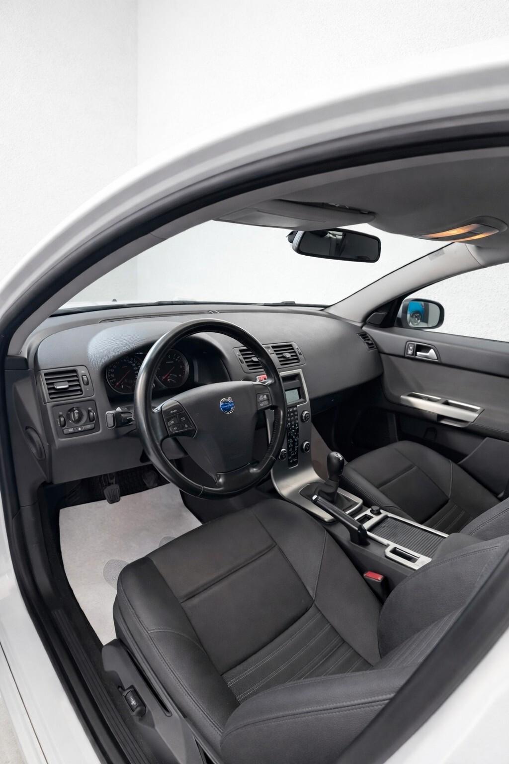 VOLVO V50 D2 R-DESIGN 1.6 DIESEL 114CV NEOPATENTATI EURO5