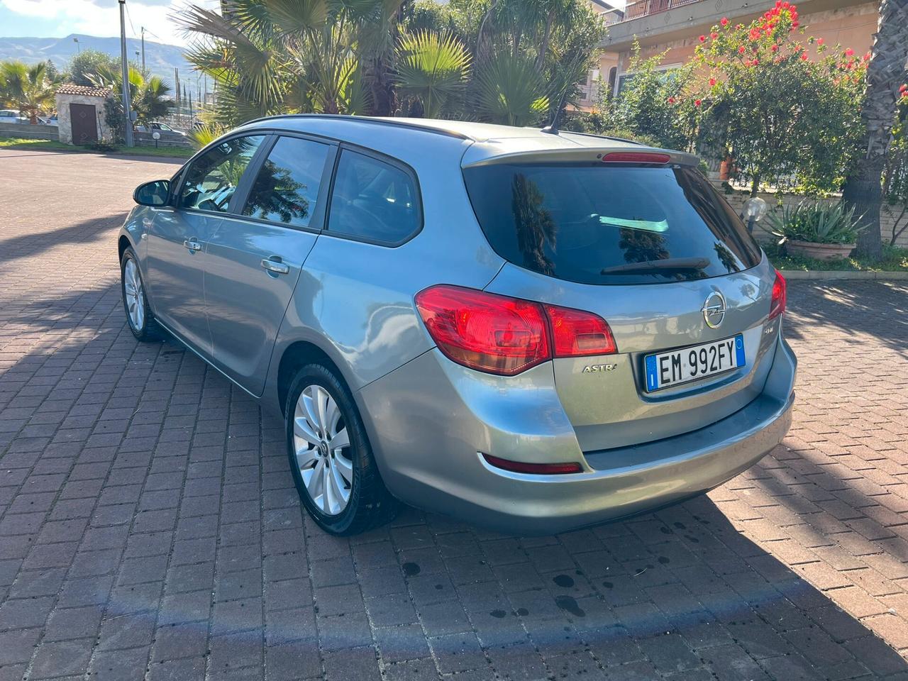 Opel Astra 1.7 CDTI 110CV Sports Tourer Cosmo Fleet