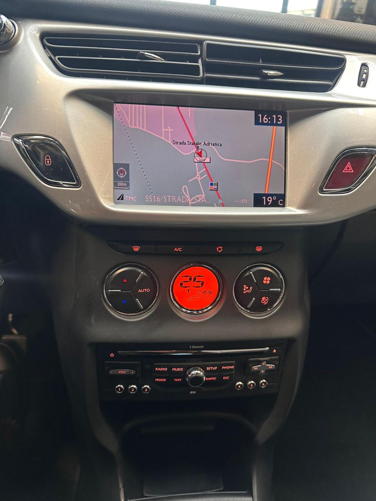 Ds DS3 3 1.4 HDi 70 Just Black