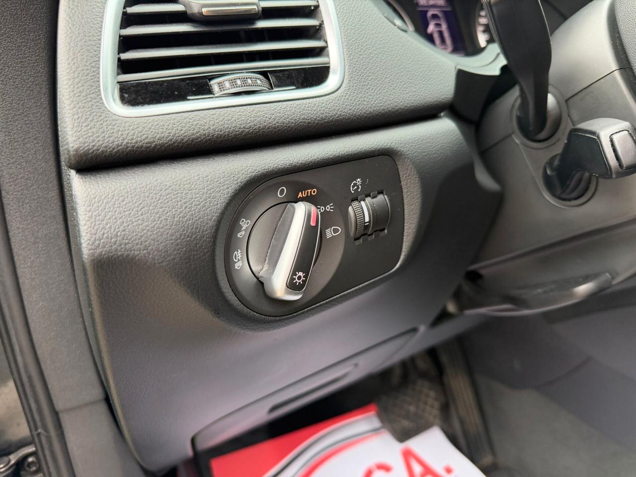 Audi Q3 2.0 TDI 120 CV S tronic Sport S-LINE