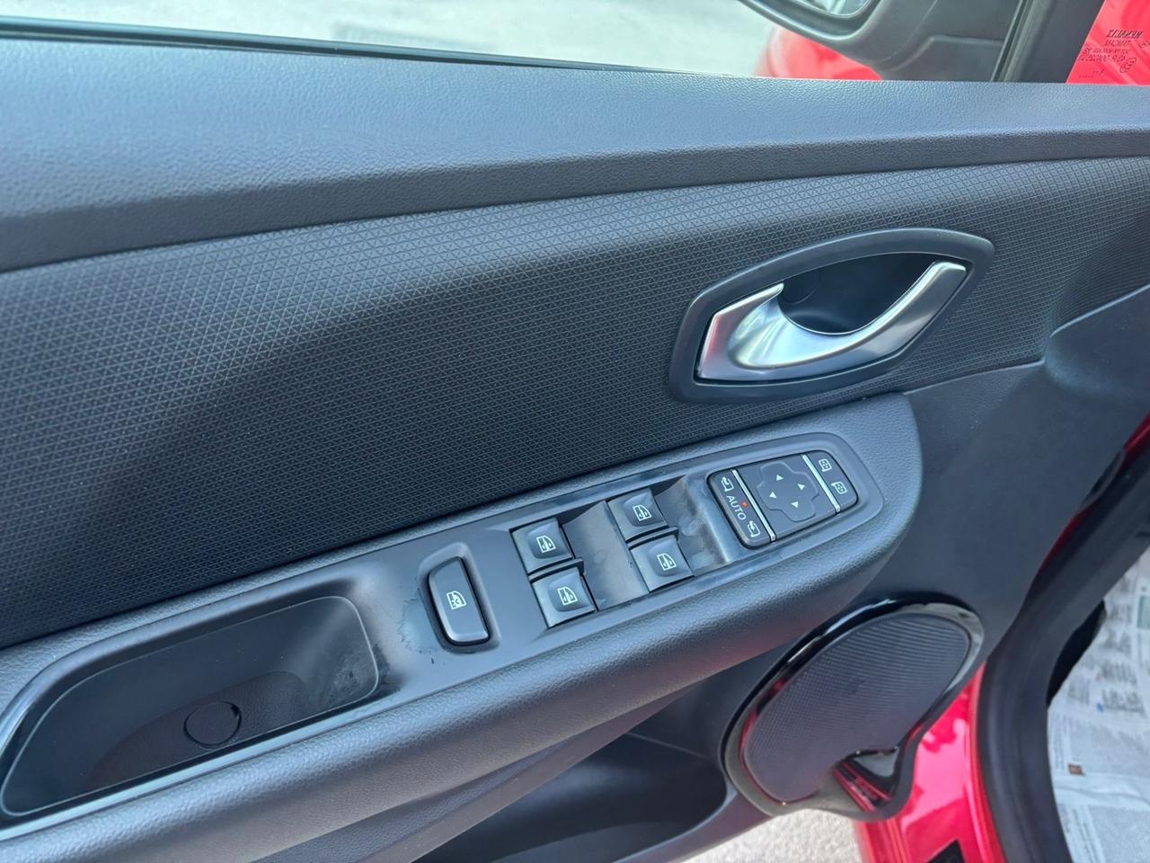 Renault Clio dCi 8V 90 CV 5 porte Moschino Intens