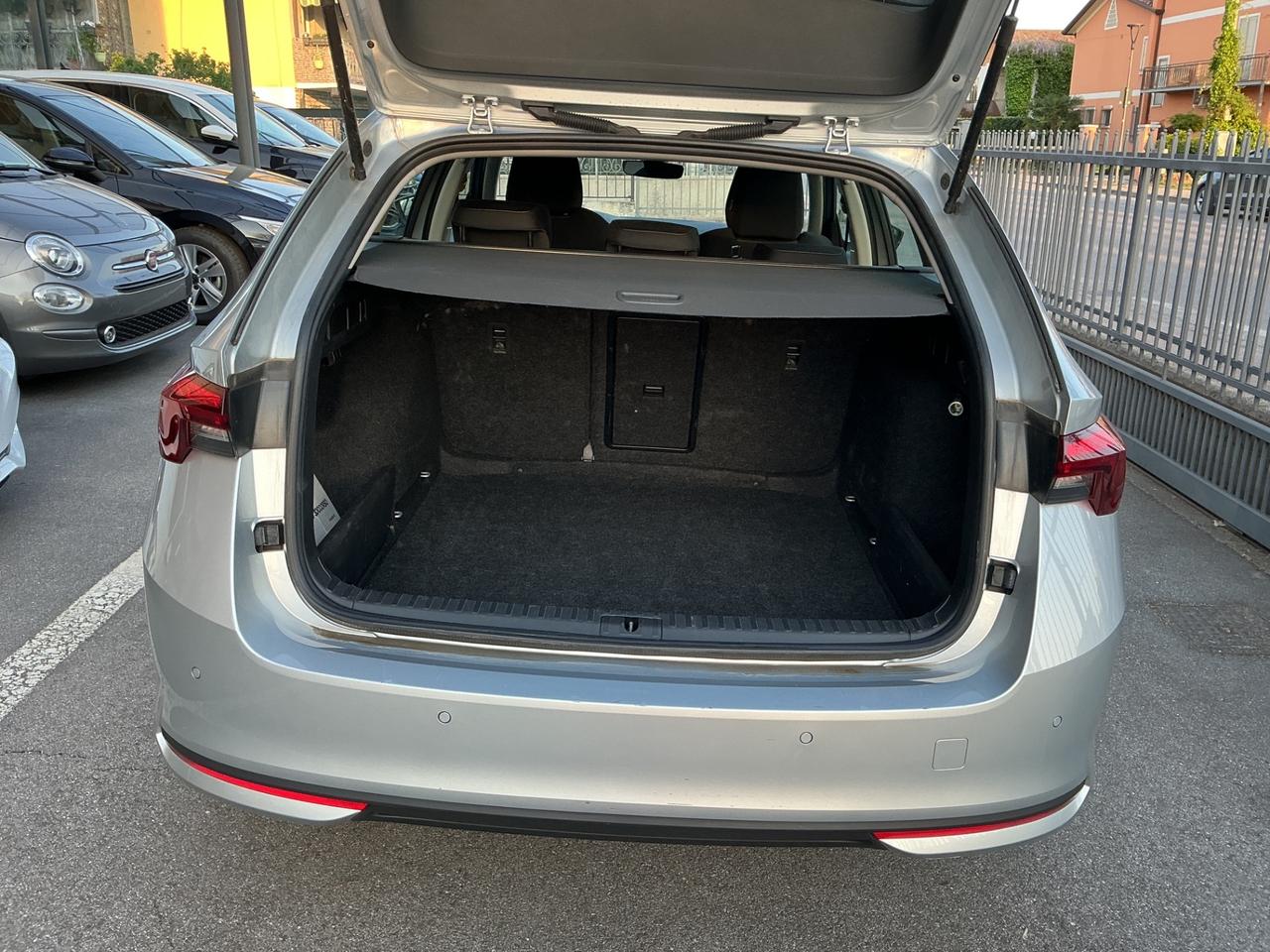 Skoda Octavia 2.0 TDI 150 CV DSG Wagon Selection -KM 22.000