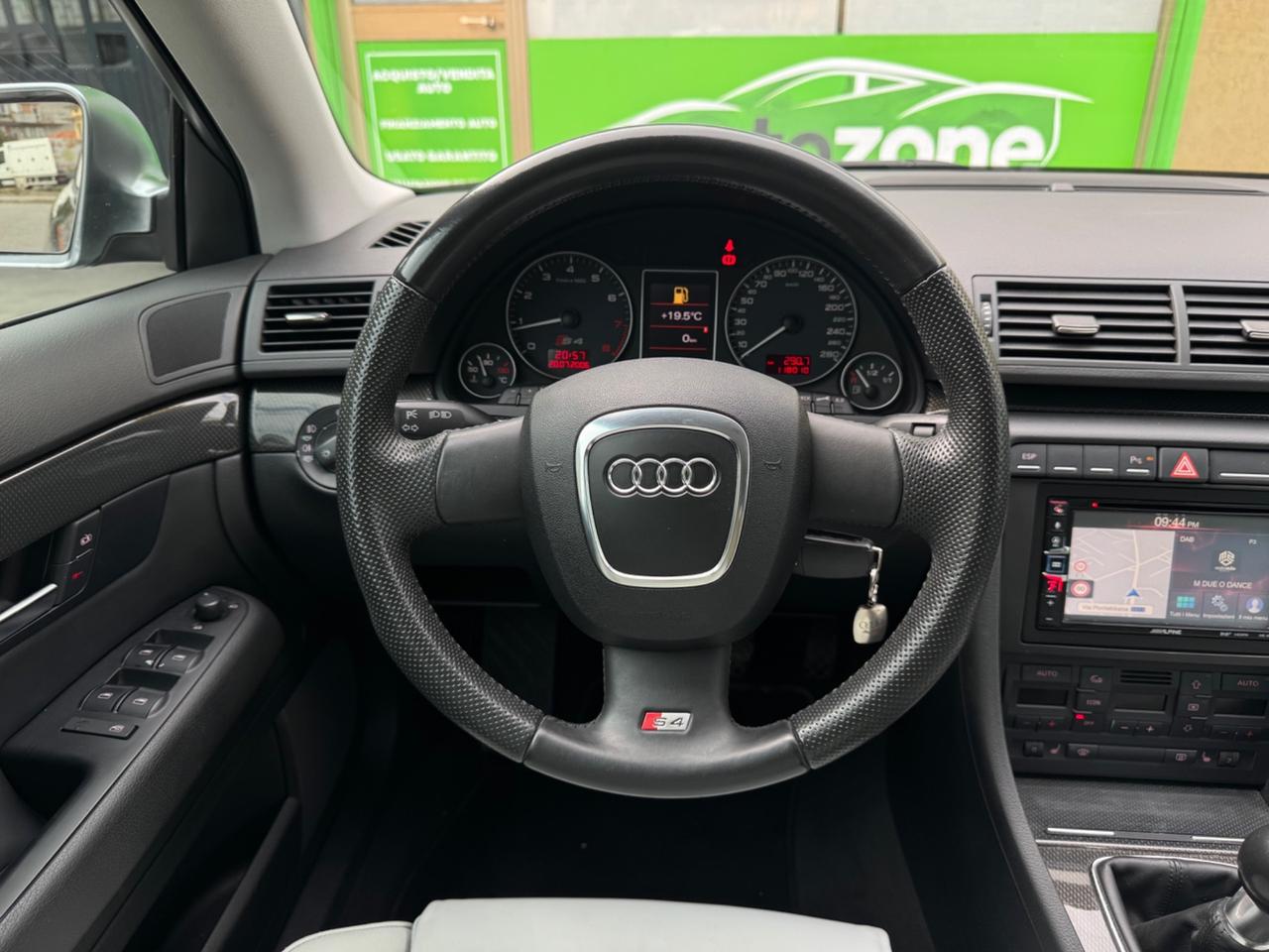 Audi A4 S4 4.2 V8 Avant quattro