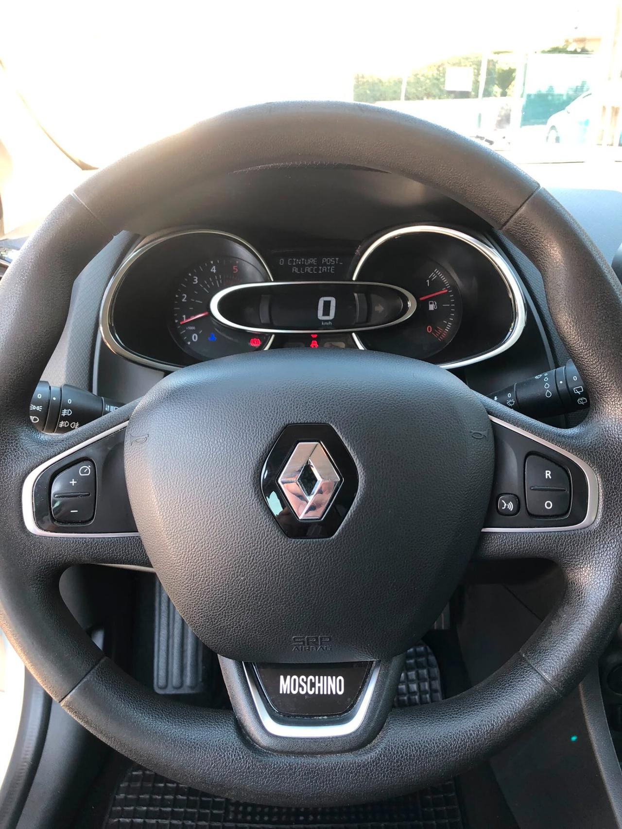 Renault Clio dCi 8V 75 CV 5 porte Moschino Intens