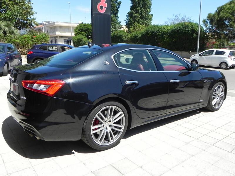 Maserati Ghibli V6 430 CV Q4 Gransport