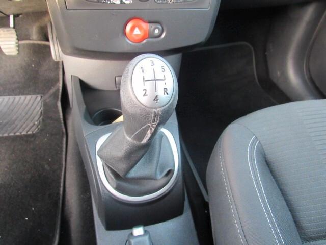 Renault Clio 1.2 16V 3 porte Confort NEOPATENTATI