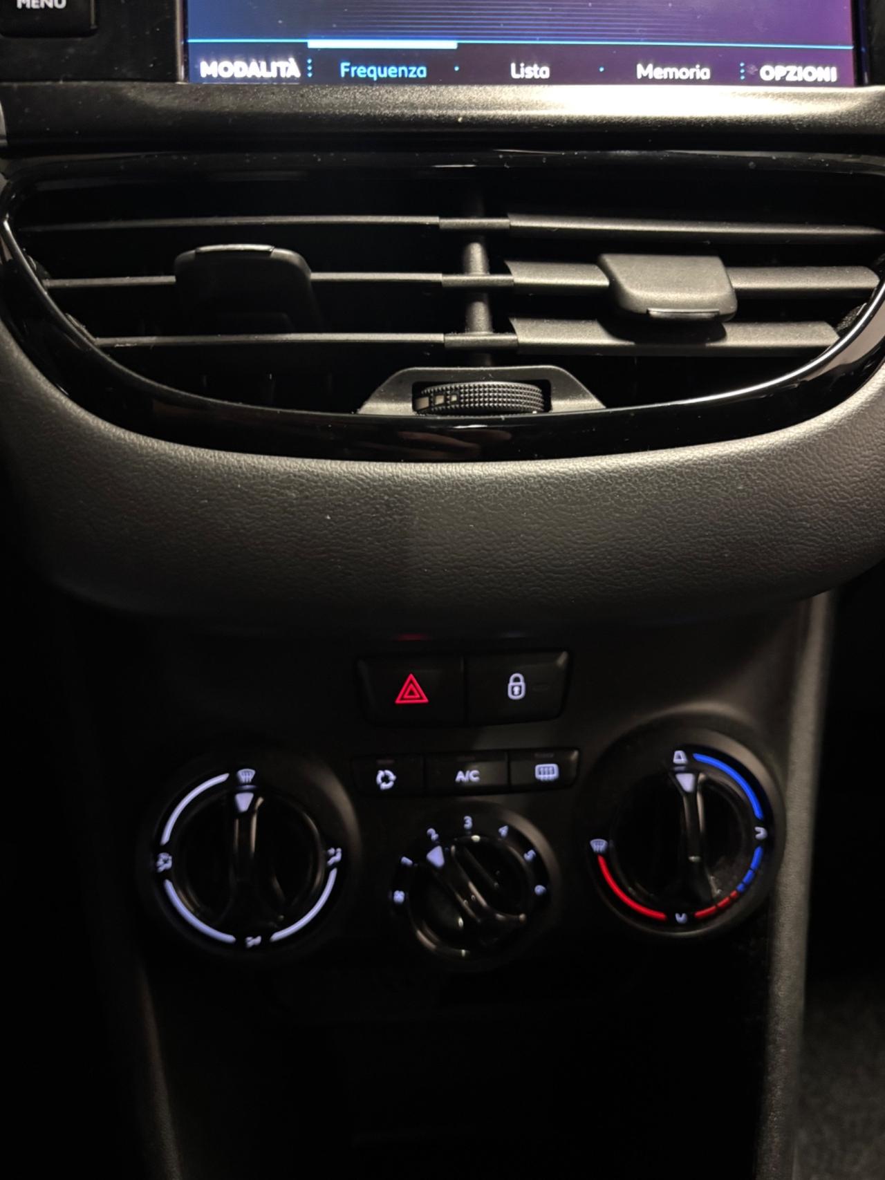 Peugeot 208 1.2 BENZINA Active OK NEOPATENTATI