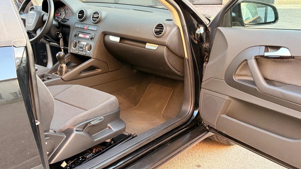 Audi A3 1.6 16V FSI Ambition
