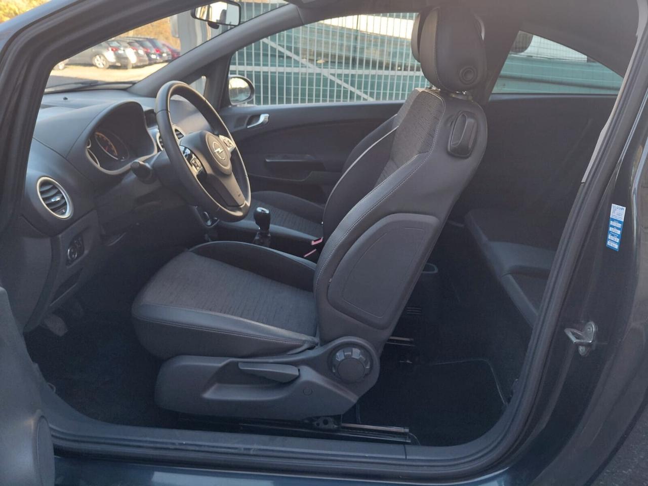 Opel Corsa 1.2 benzina UNICO PROPRIETARIO (Neopatentati)