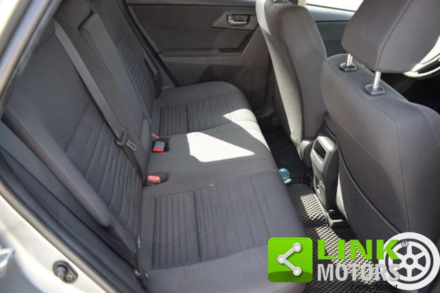 TOYOTA Auris 1.8 Hybrid Lounge