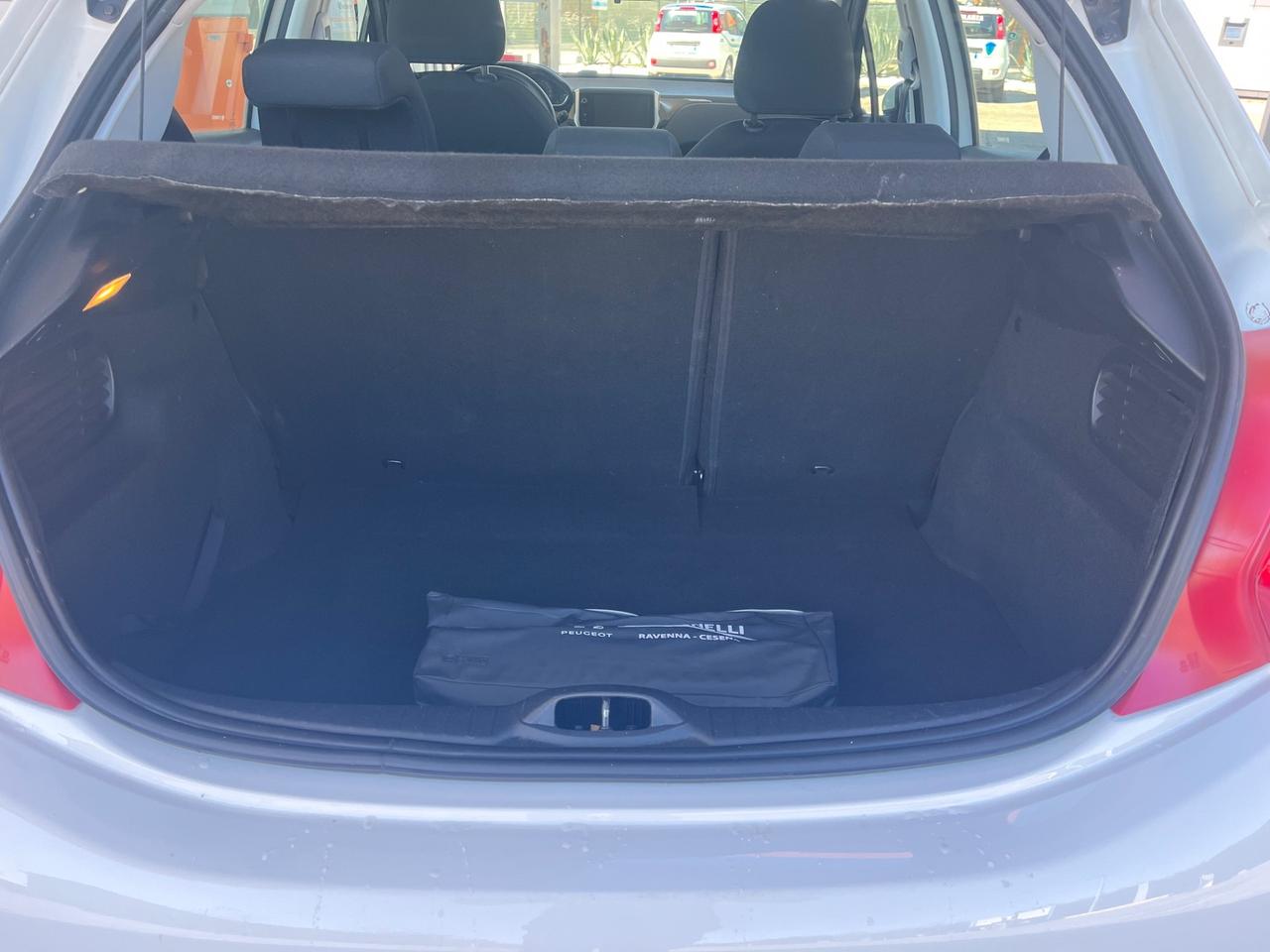 Peugeot 208 1.2 VTi 82 CV 5 porte Active km 67.000 garanzia 12 mesi