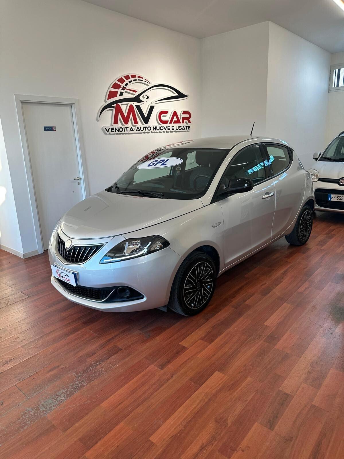 Lancia Ypsilon 1.2 69 CV 5 porte GPL Ecochic Silver