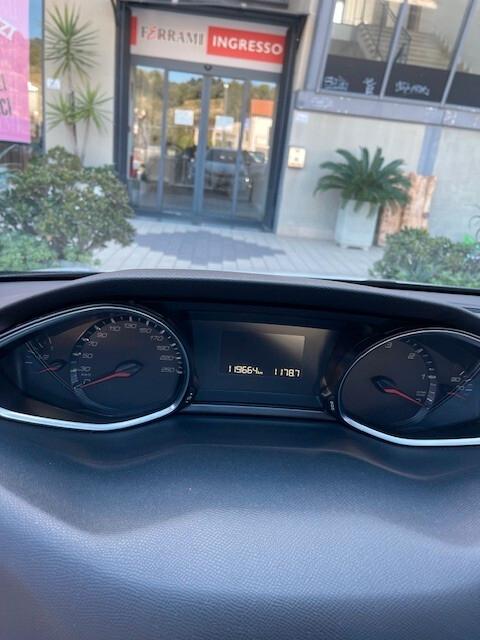 Peugeot 308 BlueHDi 100 S&S Business