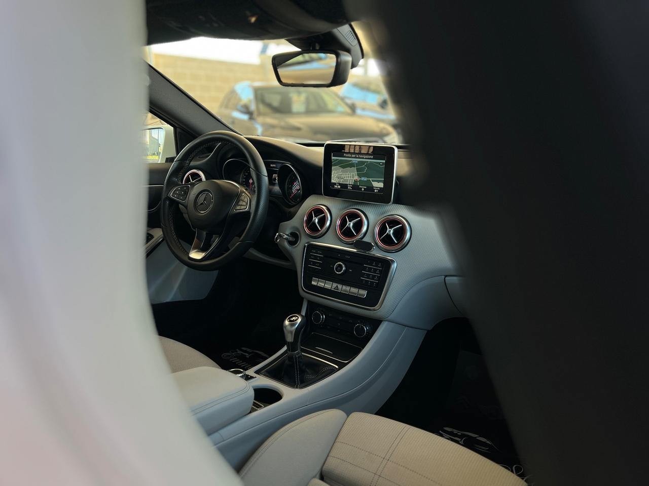 Mercedes-benz A 180 D 110 Cv Urban Style CRYSTAL GREY
