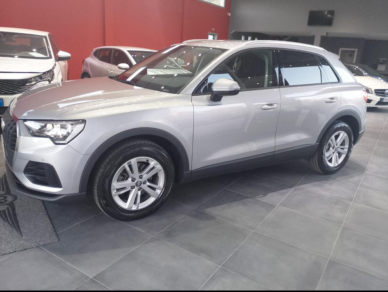 Audi Q3 35 TDI S tronic Business