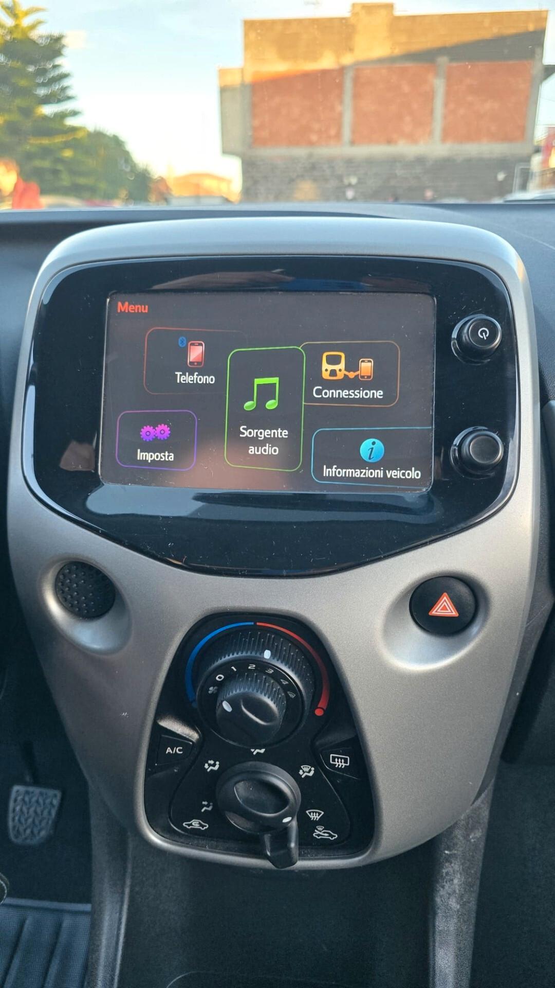 Peugeot 108 VTi 68 5 porte Allure TOP!