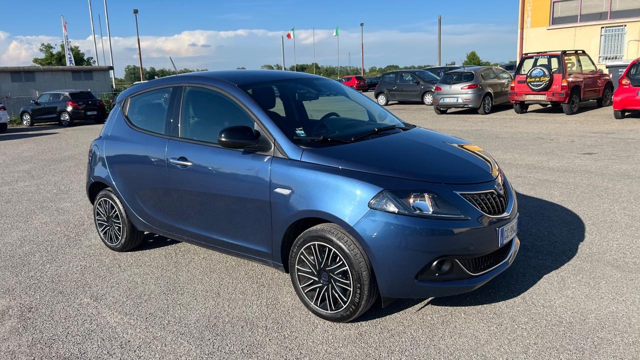 Lancia Ypsilon 1.0 FireFly 5 porte S&S Hybrid Alberta Ferretti