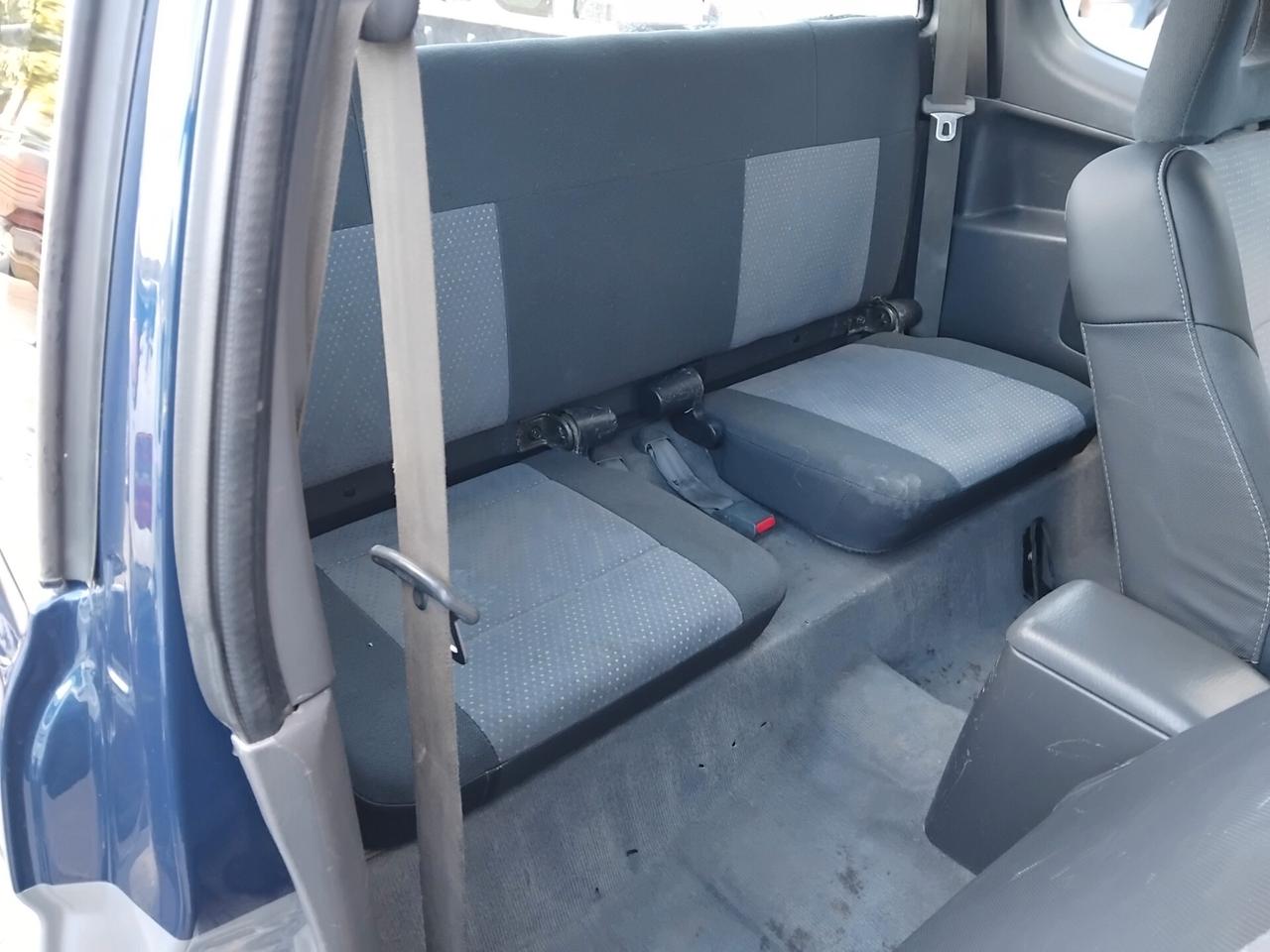 Mitsubishi L200 2.5 TDI 4WD 115cv 4 posti