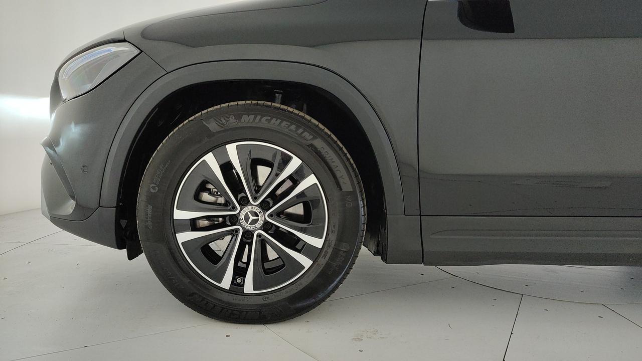 Mercedes-Benz GLA 180 d Advanced auto