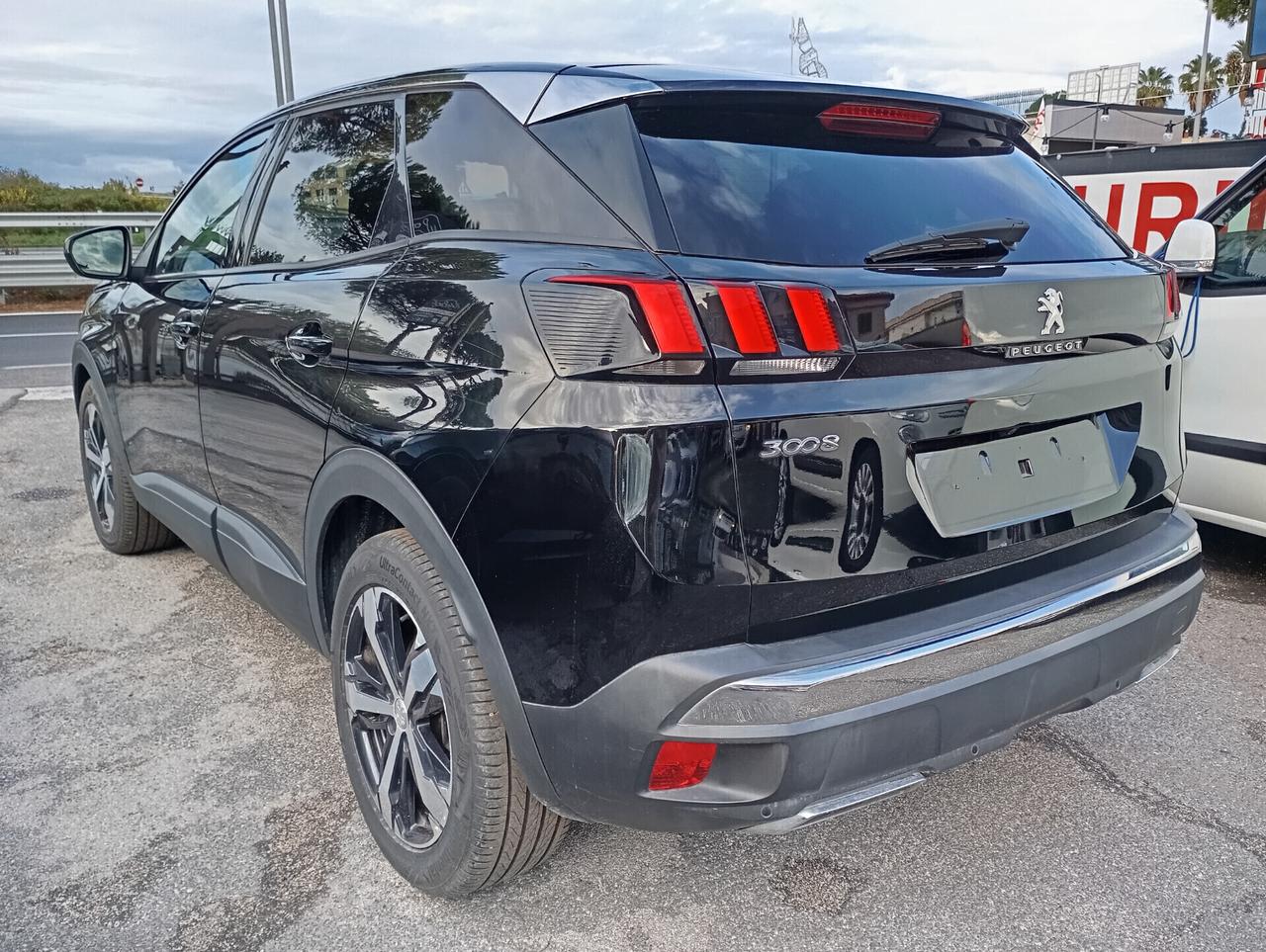 Peugeot 3008 1.5 BlueHDi 130CV Business