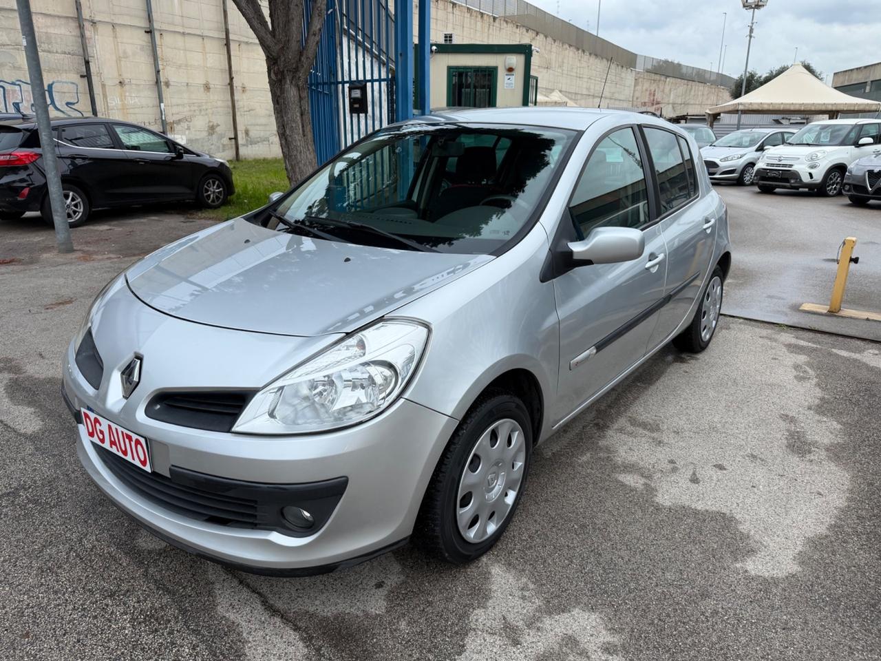 Renault Clio 1.2 benzina 75 cv 2008 100.000 km