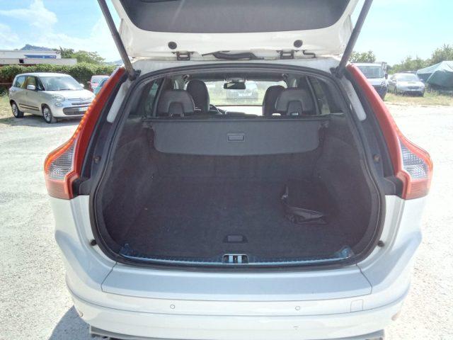 VOLVO XC60 D5 AWD Geartronic R-design Kinetic