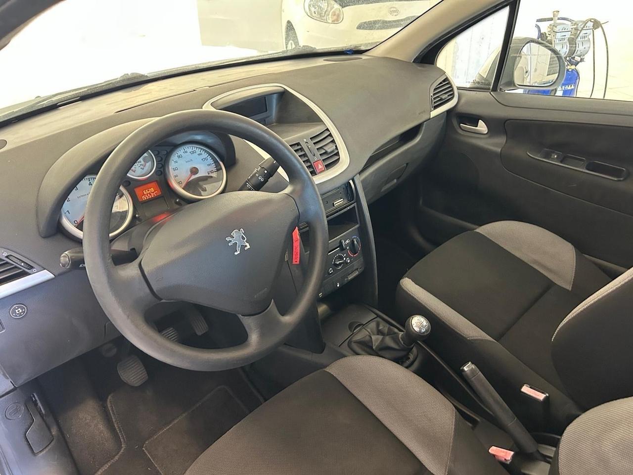 Peugeot 207 1.4 8V 75CV 3p. ONE Line